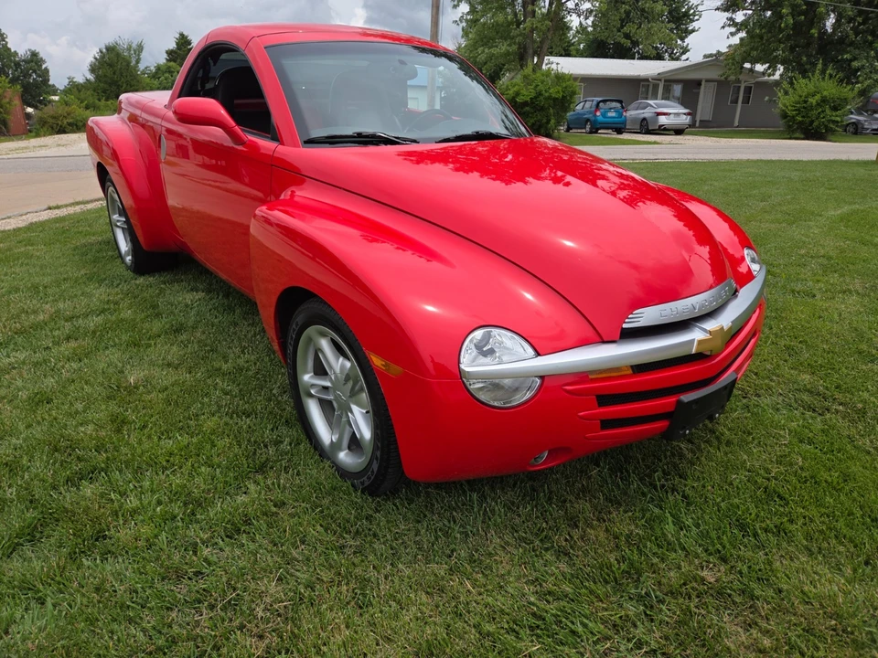 2004 Chevrolet SSR - Image 4 of 31