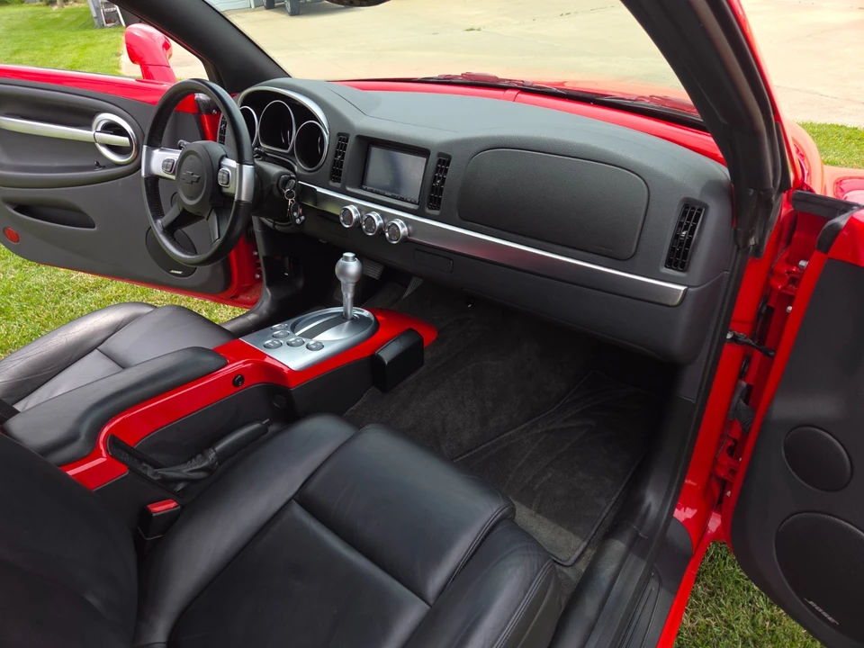2004 Chevrolet SSR - Image 18 of 31