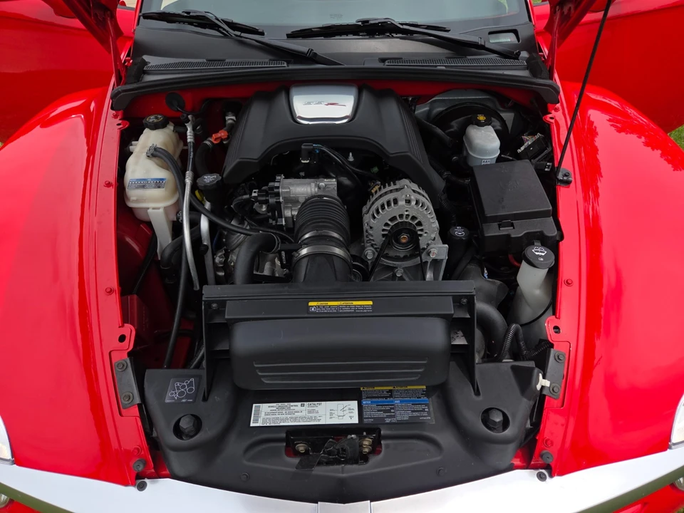 2004 Chevrolet SSR - Image 21 of 31