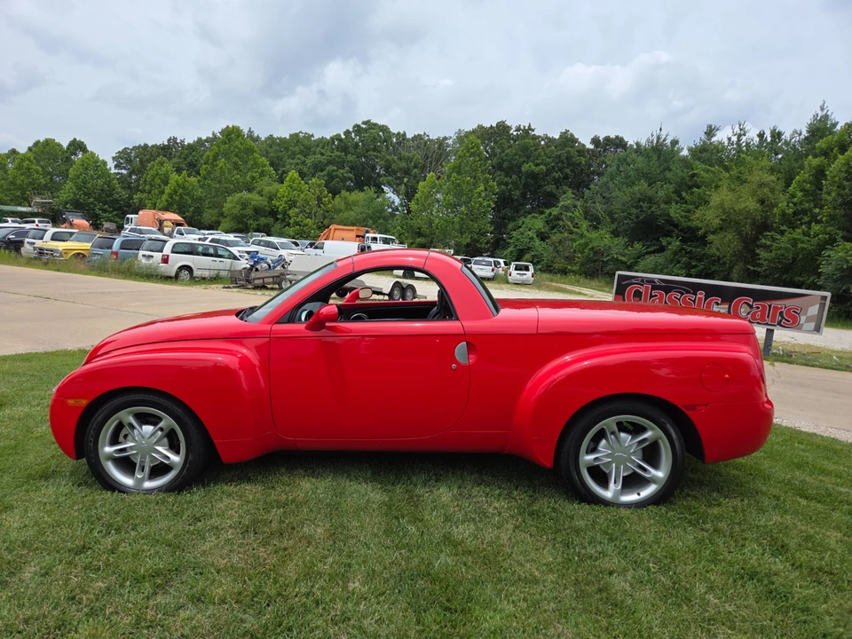 2004 Chevrolet SSR - Image 11 of 31