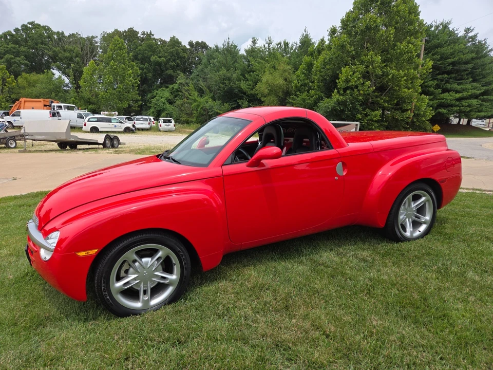 2004 Chevrolet SSR - Image 12 of 31