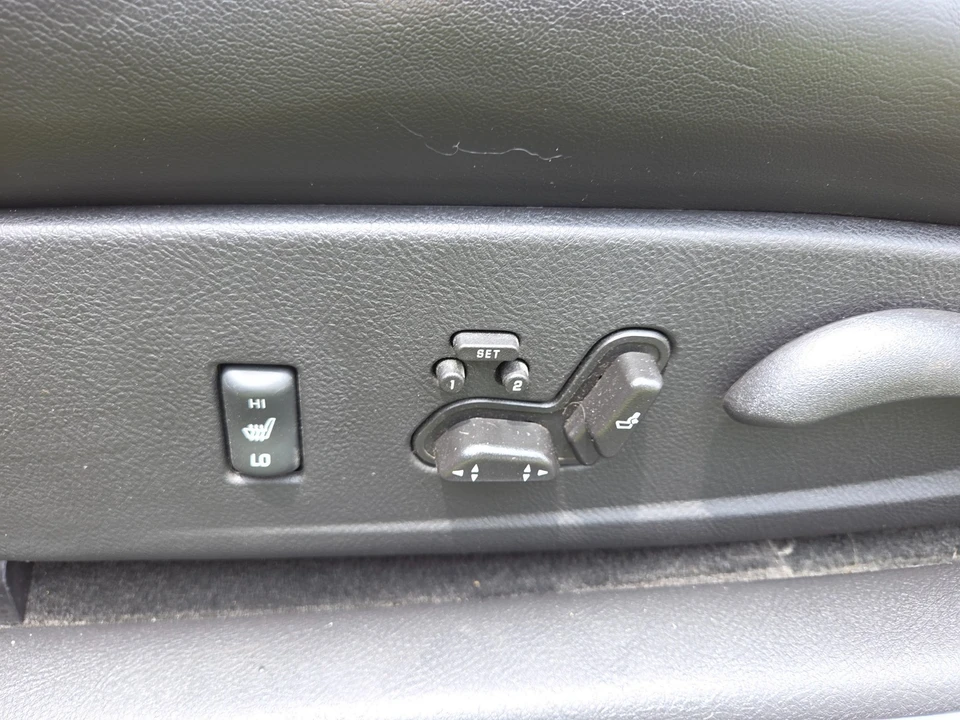 2004 Chevrolet SSR - Image 24 of 31