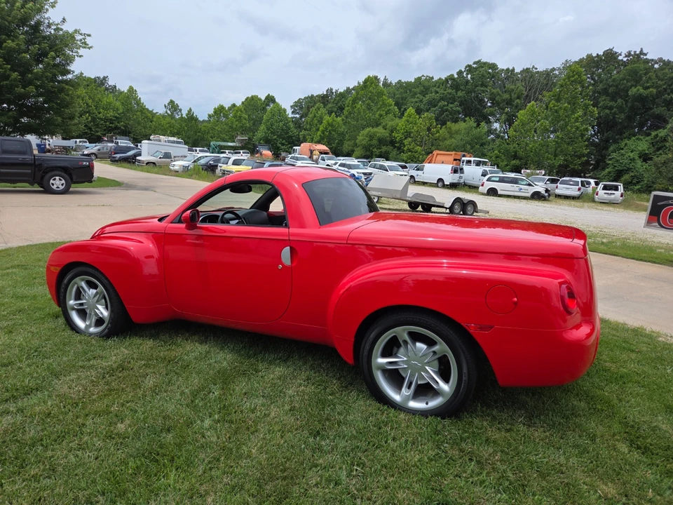 2004 Chevrolet SSR - Image 10 of 31