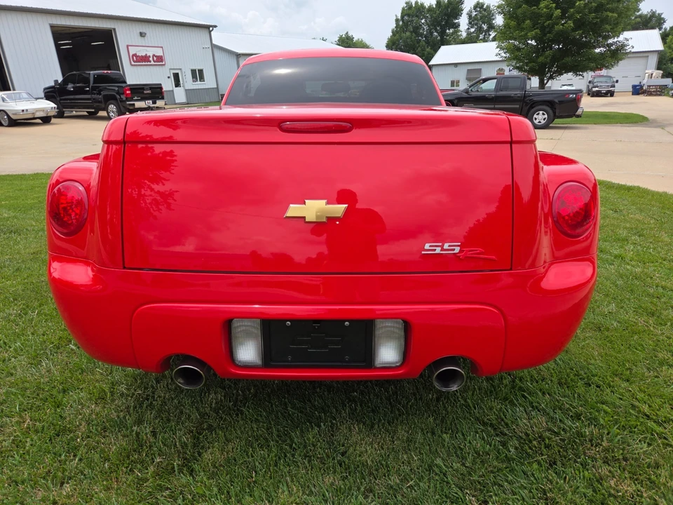 2004 Chevrolet SSR - Image 7 of 31