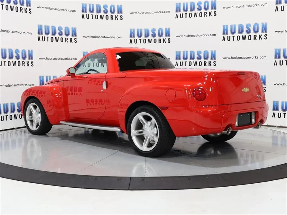 2004 Chevrolet SSR - Image 4 of 31