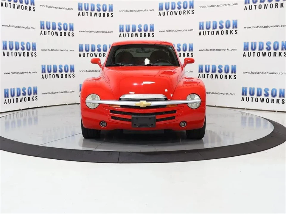 2004 Chevrolet SSR - Image 9 of 31