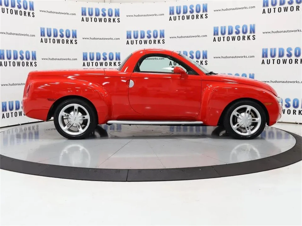 2004 Chevrolet SSR - Image 7 of 31