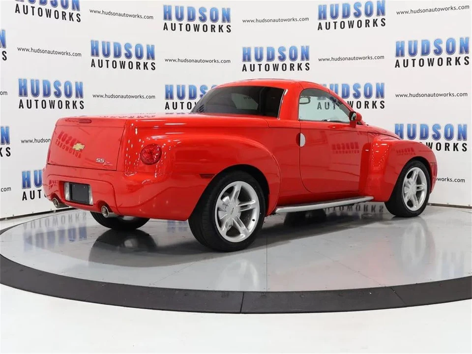 2004 Chevrolet SSR - Image 6 of 31