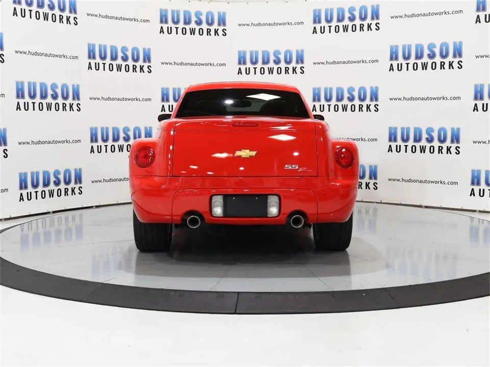 2004 Chevrolet SSR - Image 5 of 31