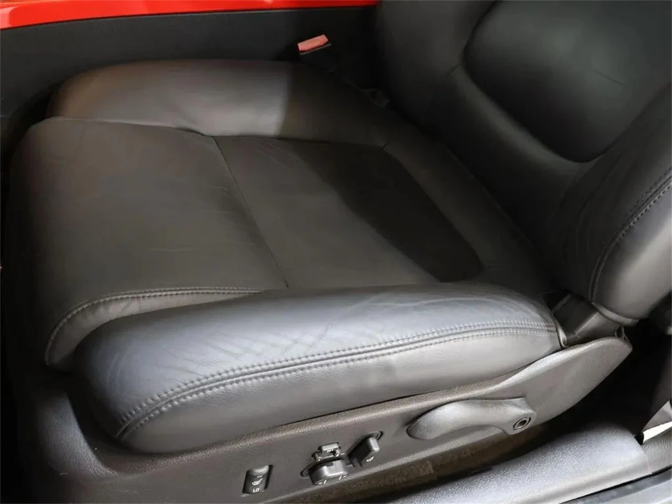 2004 Chevrolet SSR - Image 14 of 31