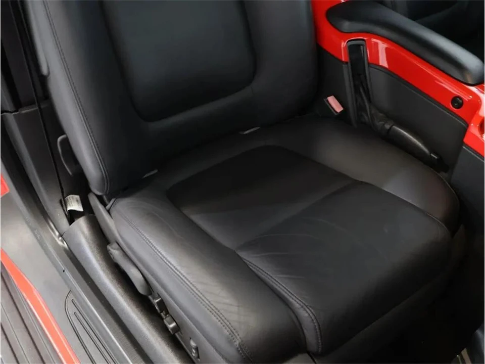 2004 Chevrolet SSR - Image 21 of 31