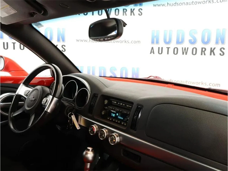 2004 Chevrolet SSR - Image 23 of 31
