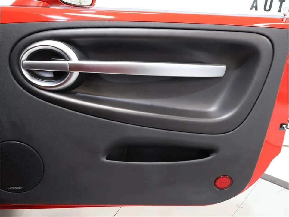 2004 Chevrolet SSR - Image 24 of 31