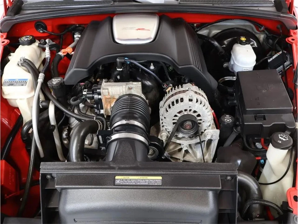 2004 Chevrolet SSR - Image 30 of 31