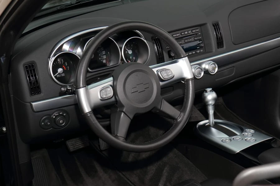 2004 Chevrolet SSR - Image 31 of 31