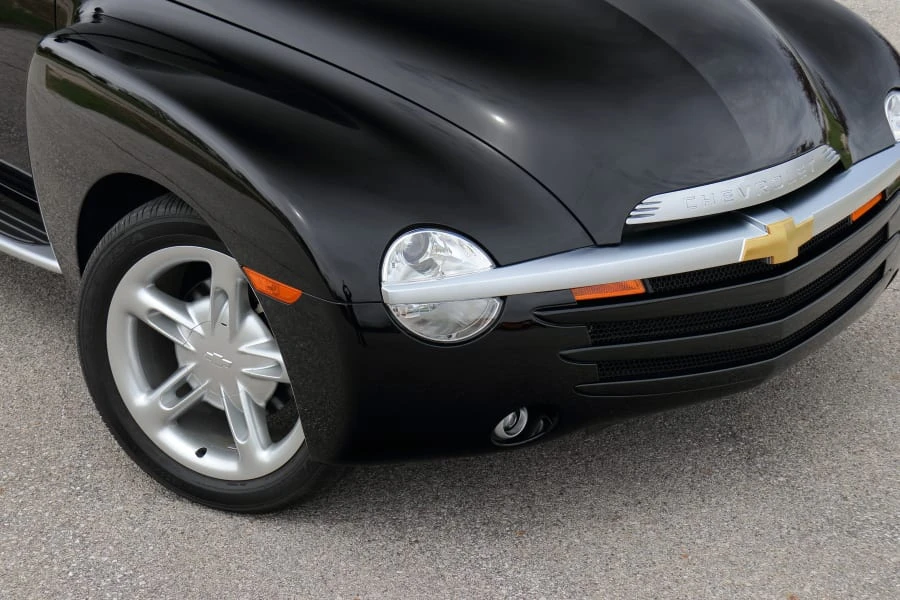 2004 Chevrolet SSR - Image 25 of 31