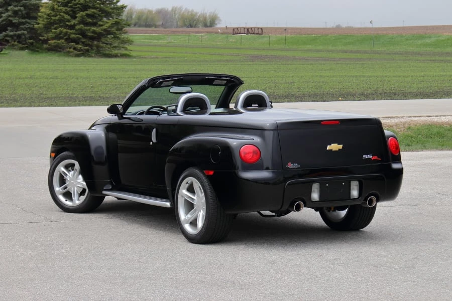 2004 Chevrolet SSR - Image 7 of 31