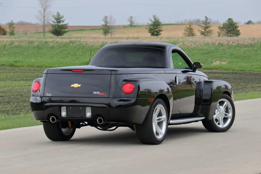 2004 Chevrolet SSR - Image 16 of 31