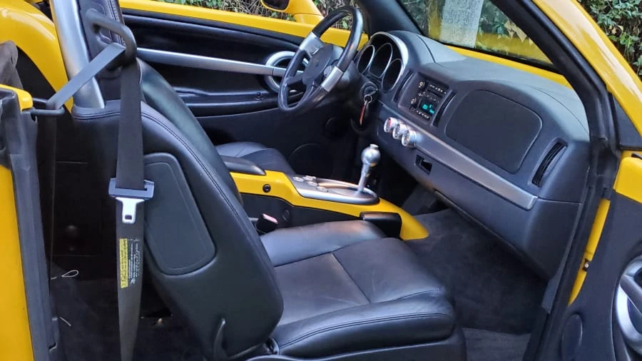 2004 Chevrolet SSR - Image 3 of 6