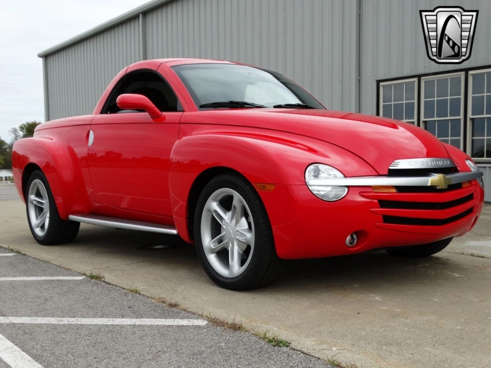 2004 Chevrolet SSR - Image 11 of 12