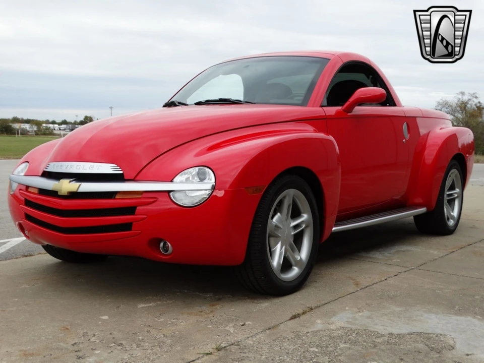 2004 Chevrolet SSR - Image 4 of 12