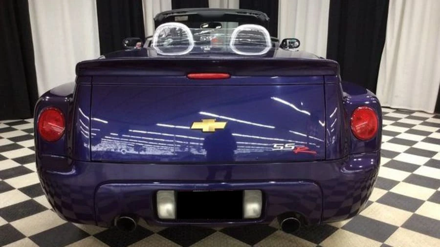 2004 Chevrolet SSR - Image 9 of 11