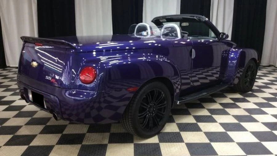 2004 Chevrolet SSR - Image 10 of 11