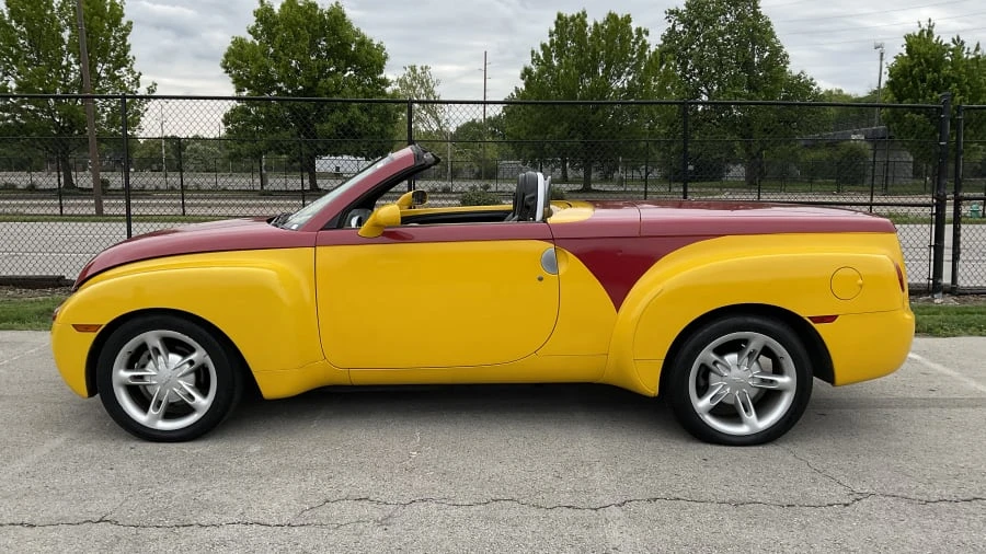 2004 Chevrolet SSR - Image 6 of 11