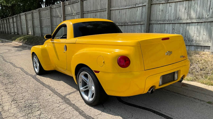 2004 Chevrolet SSR - Image 6 of 10