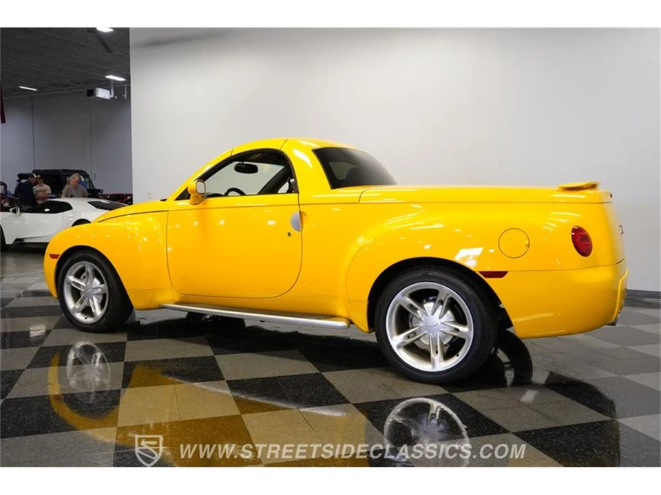 2004 Chevrolet SSR - Image 7 of 31