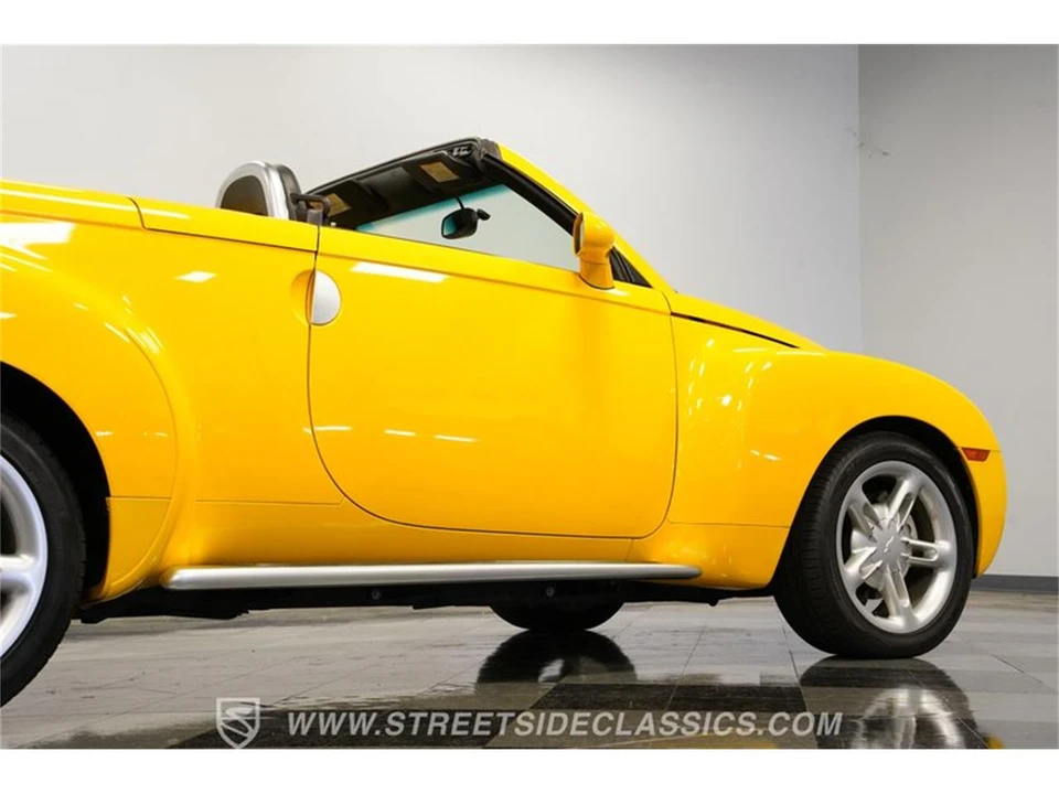 2004 Chevrolet SSR - Image 27 of 31