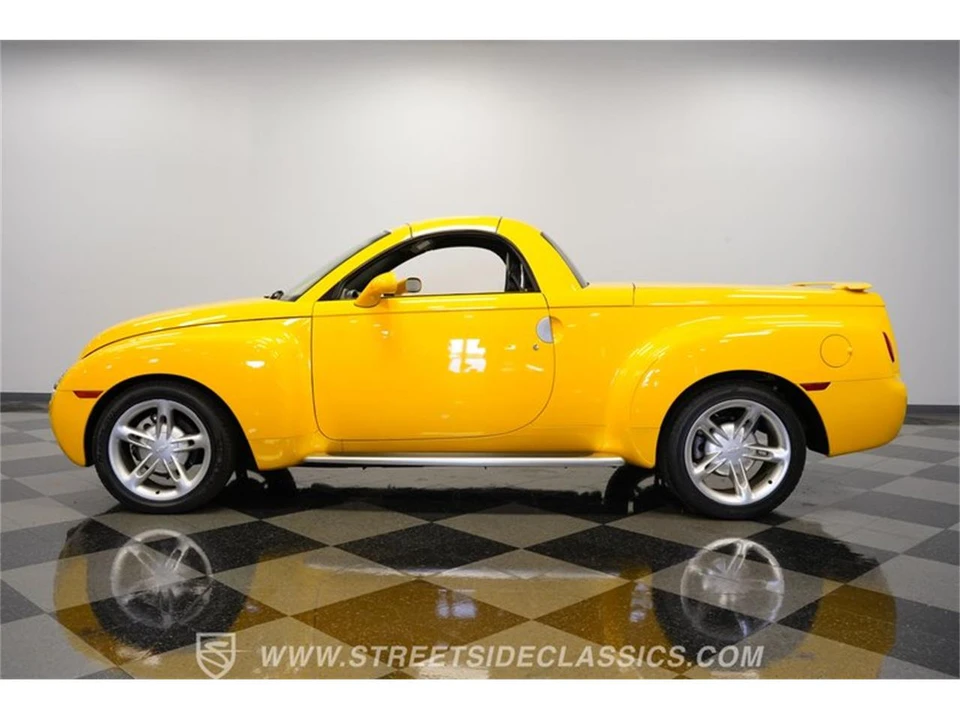 2004 Chevrolet SSR - Image 6 of 31