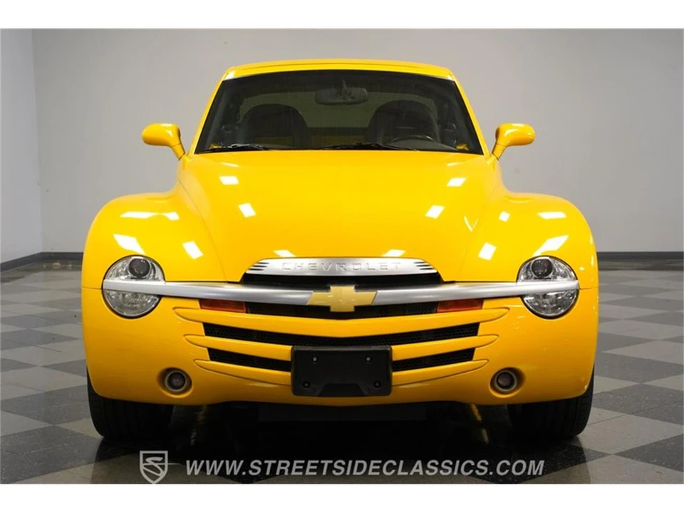 2004 Chevrolet SSR - Image 16 of 31