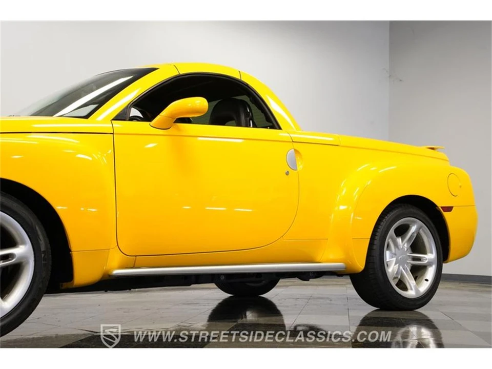 2004 Chevrolet SSR - Image 21 of 31