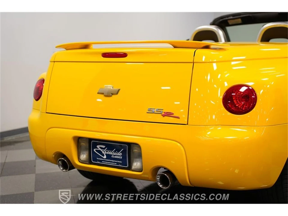 2004 Chevrolet SSR - Image 25 of 31
