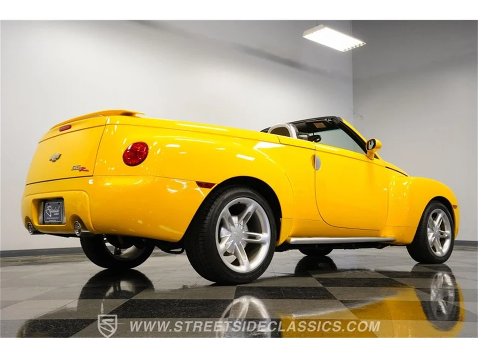 2004 Chevrolet SSR - Image 26 of 31