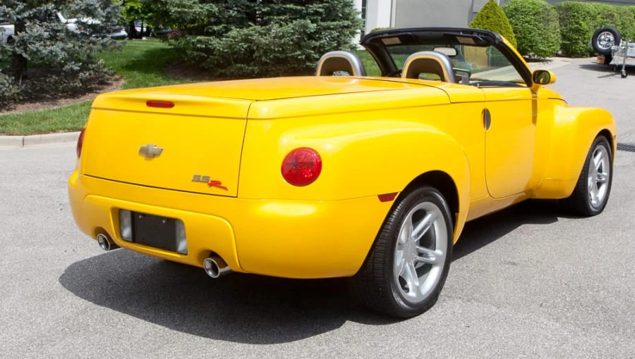 2004 Chevrolet SSR - Image 3 of 10
