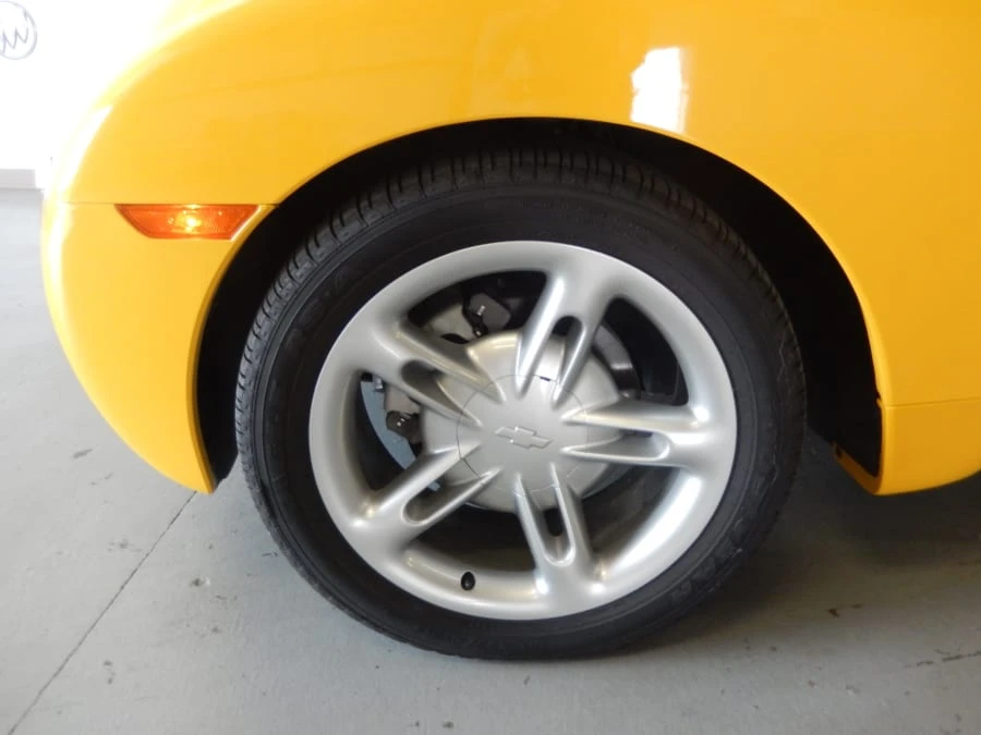2004 Chevrolet SSR - Image 11 of 12