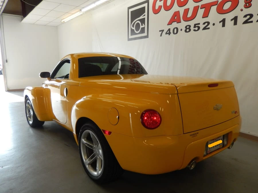 2004 Chevrolet SSR - Image 3 of 12
