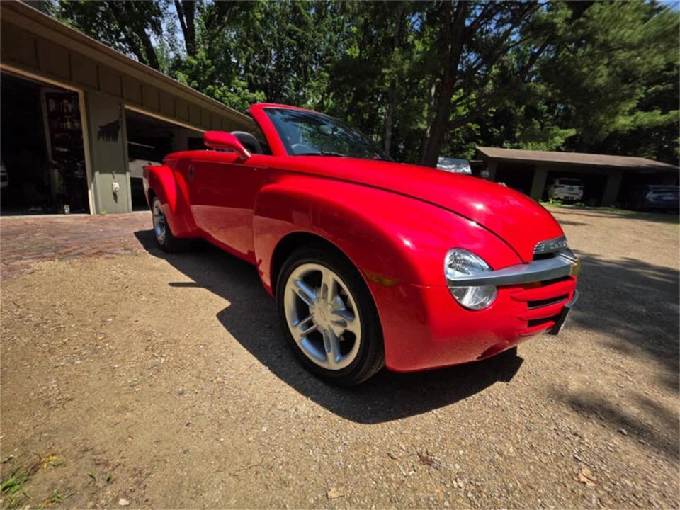 2004 Chevrolet SSR - Image 7 of 31