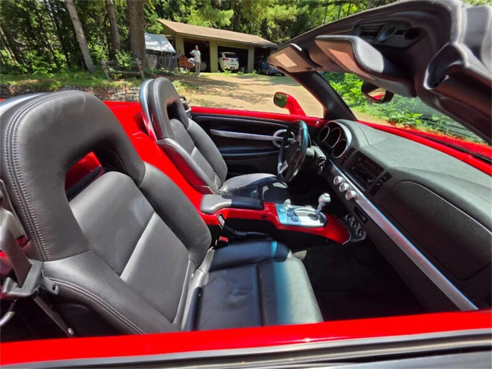 2004 Chevrolet SSR - Image 11 of 31