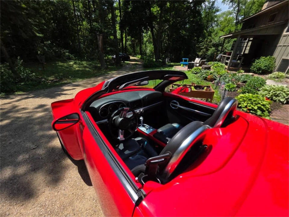 2004 Chevrolet SSR - Image 15 of 31