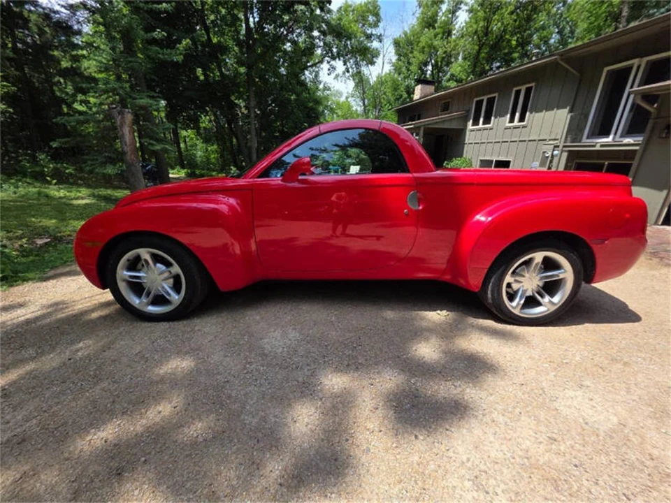 2004 Chevrolet SSR - Image 23 of 31