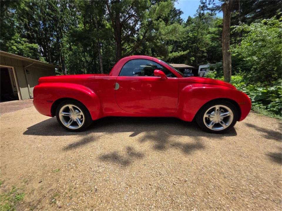 2004 Chevrolet SSR - Image 24 of 31