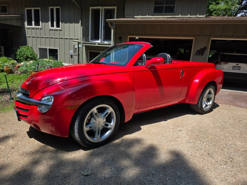 2004 Chevrolet SSR - Image 30 of 31