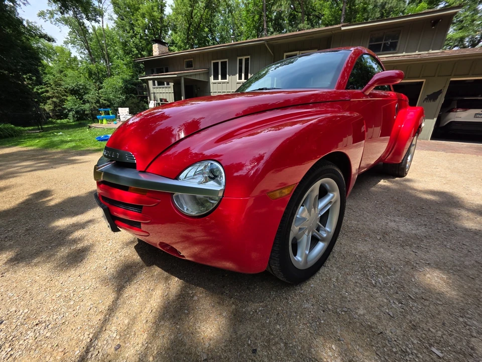2004 Chevrolet SSR - Image 3 of 31