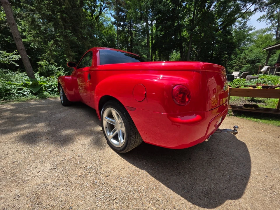 2004 Chevrolet SSR - Image 5 of 31