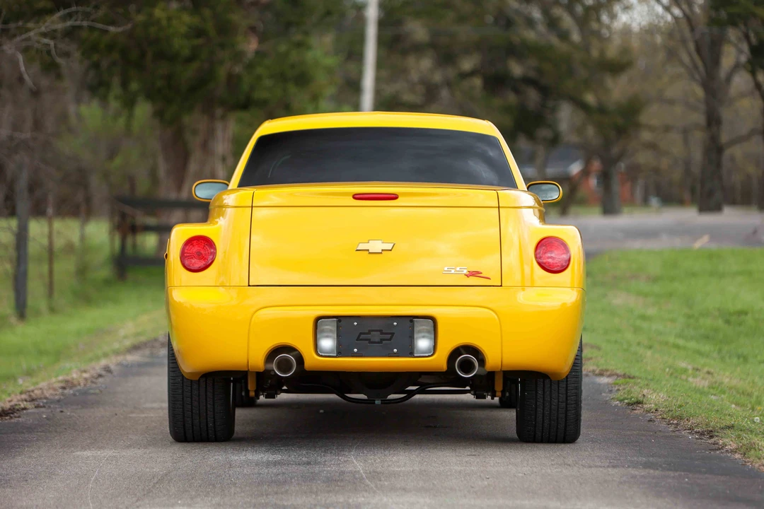 2004 Chevrolet SSR - Image 12 of 31