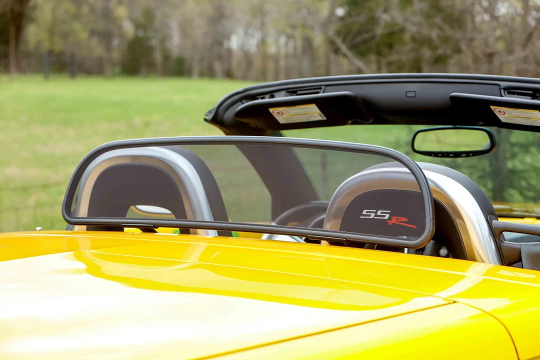 2004 Chevrolet SSR - Image 15 of 31