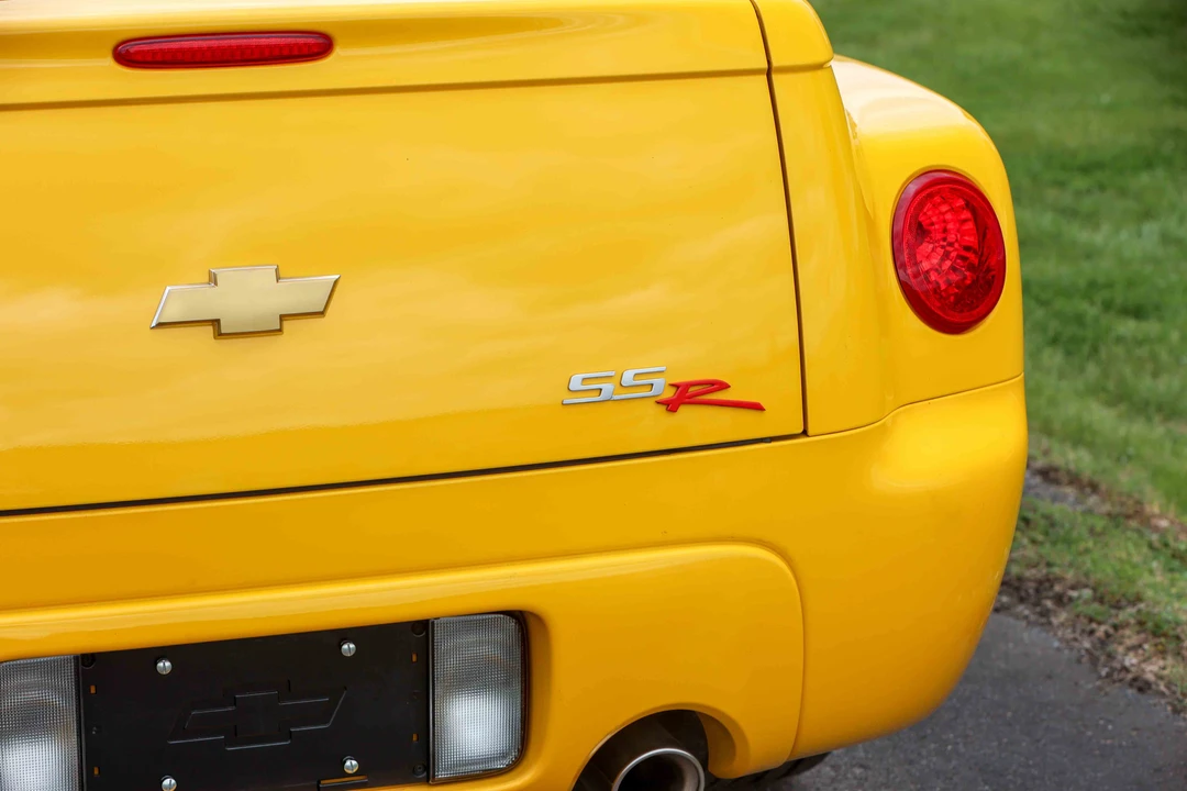 2004 Chevrolet SSR - Image 17 of 31